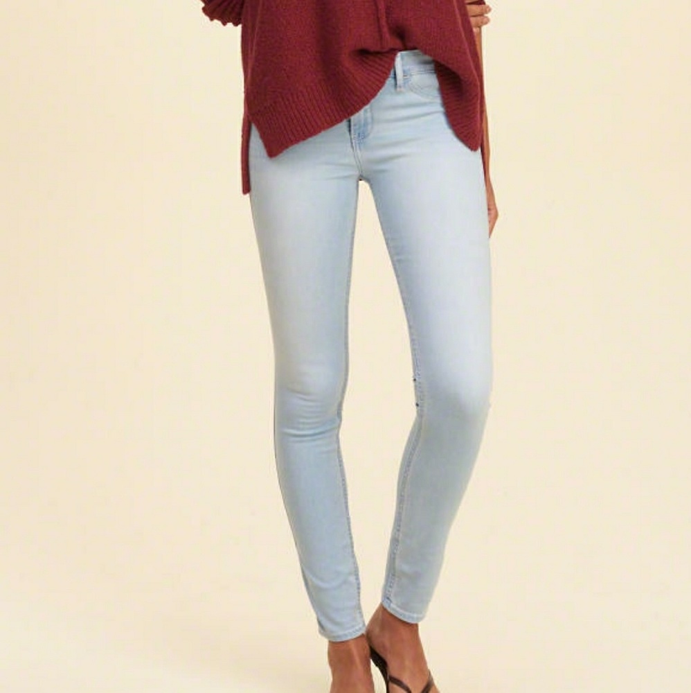 💎 Hollister low rise light wash skinny jeans 💎